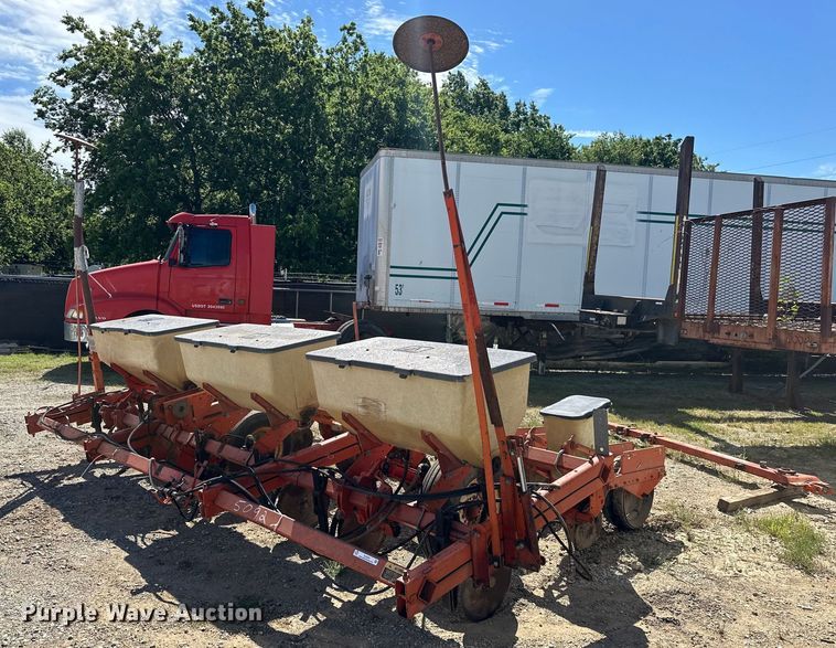 Allis Chalmers  333 planter - EJ4343