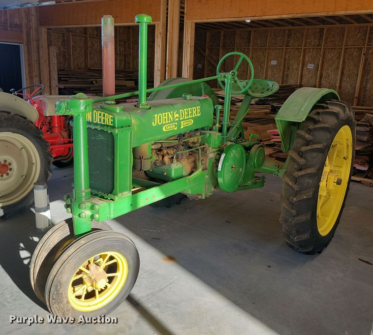 1937 John Deere B tractor - KA9987