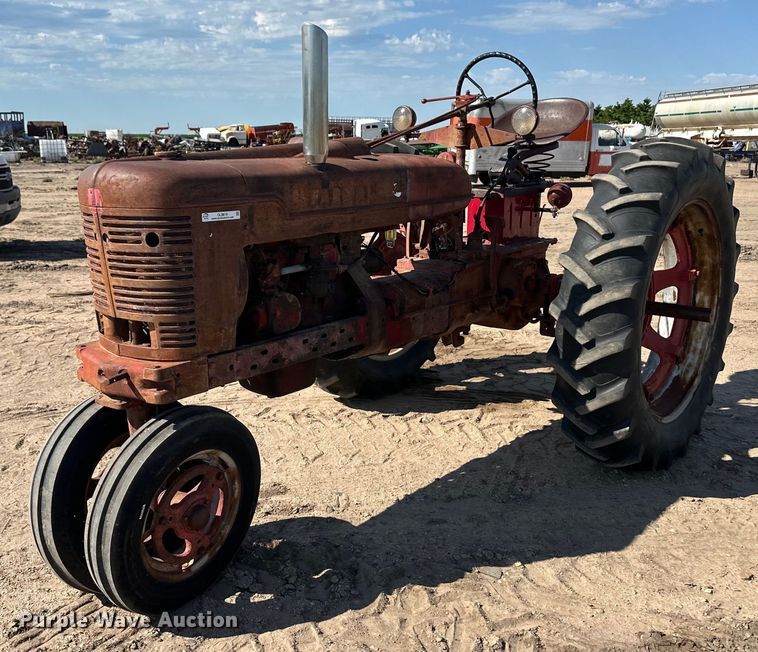 International Harvester McCormick Farmall Super H tractor - OL9619