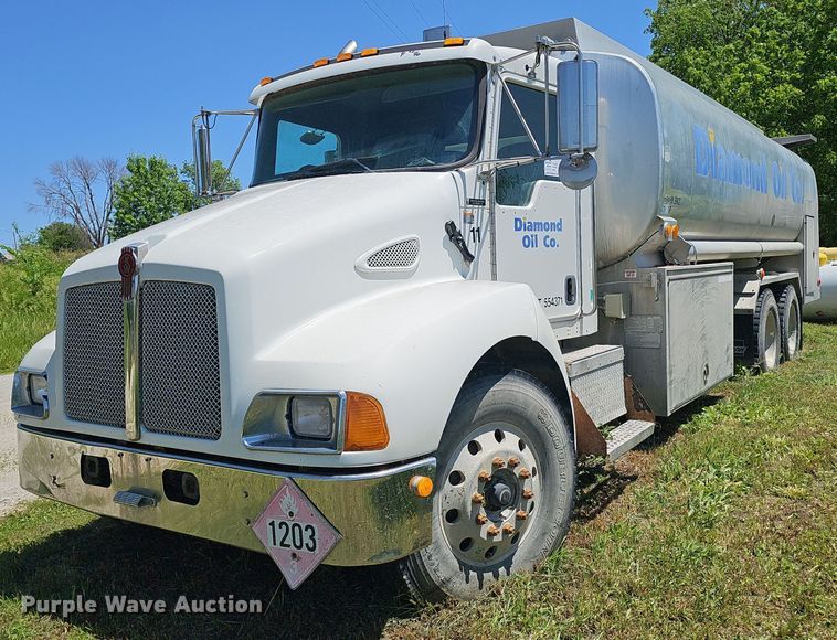 2007 Kenworth T300 fuel truck - DP6460