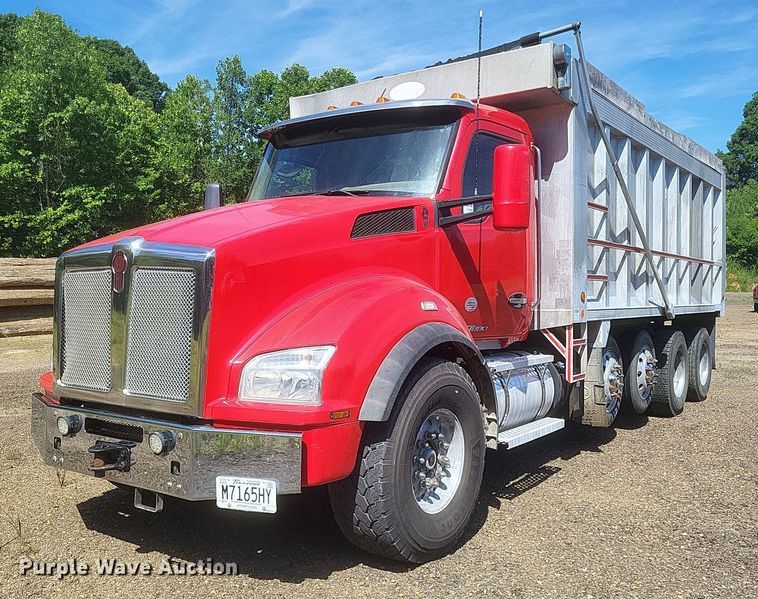 2016 Kenworth  T880 dump truck - DR4808