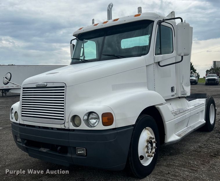 2002 Freightliner  Century Class semi truck - EG0686