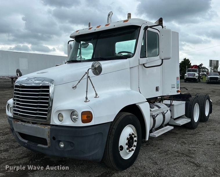 2009 Freightliner  Century Class S/T semi truck - EG1639