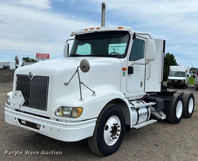 2006 International  9400 6X4 semi truck - EG1650