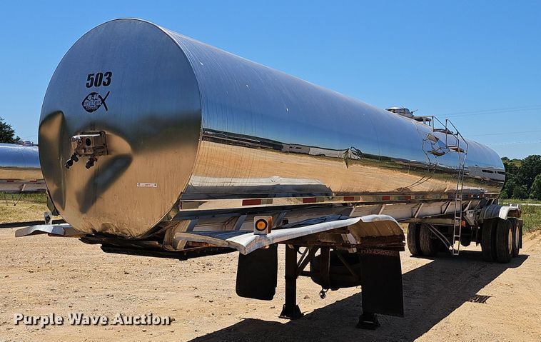 1989 Walker  Stainless Steel tank trailer - EJ5714