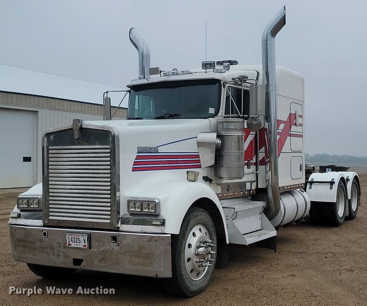 1996 Kenworth  W900 semi truck - NZ9874