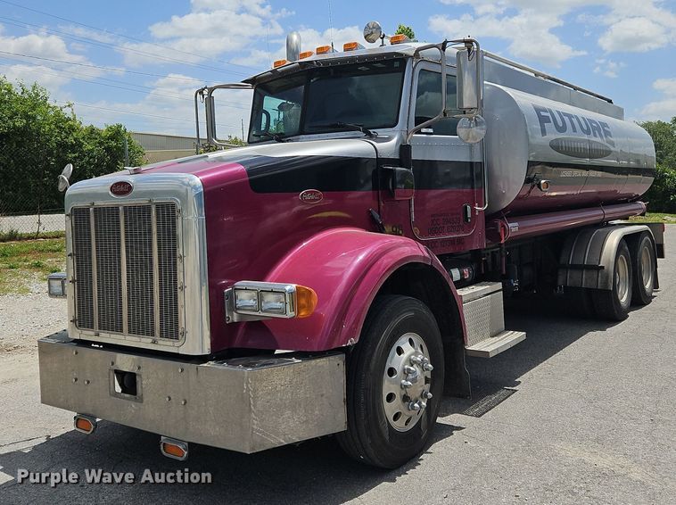 2007 Peterbilt  378 tank truck - OK9953