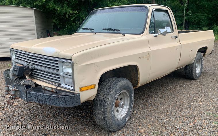 1984 Chevrolet  K10 Custom Deluxe pickup truck - DM7916