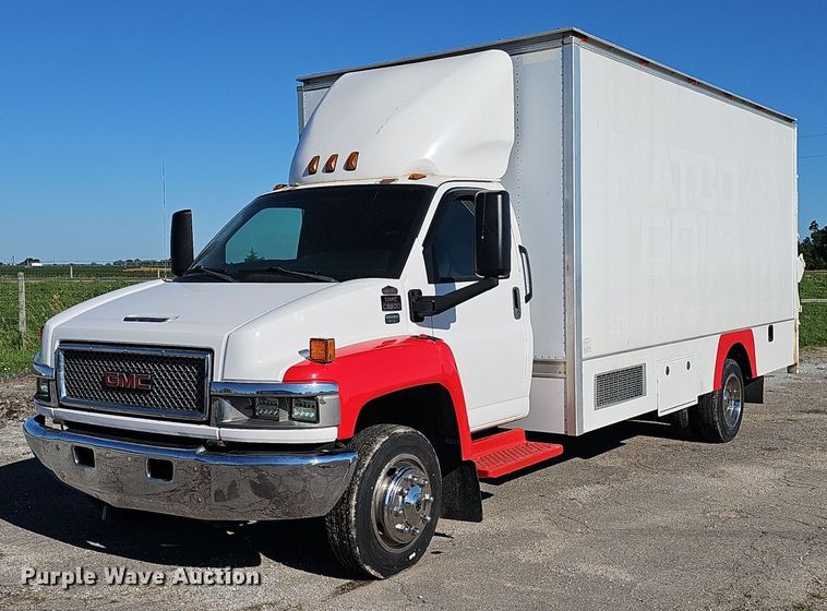 2006 GMC C5500 delivery truck - DP0985