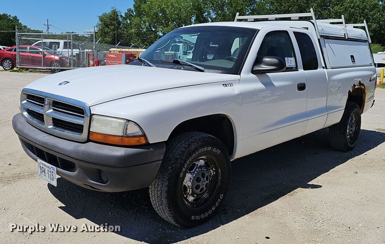 2004 Dodge Dakota Club Cab pickup truck - DP6479