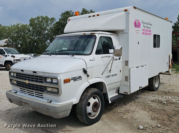 1996 Chevrolet 30HD fiber optic splicing truck - DP6486