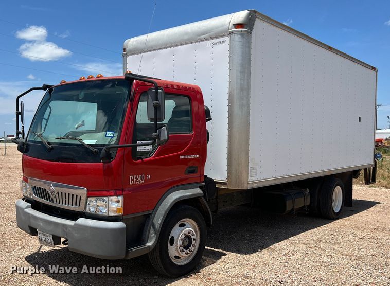 2006 International CF600 box truck - DS3095