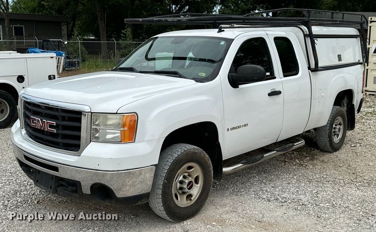 2009 GMC Sierra 2500HD Ext. Cab pickup truck - DX0787