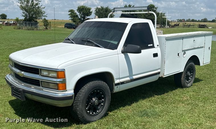 1998 Chevrolet C2500 utility bed pickup truck - DX0802