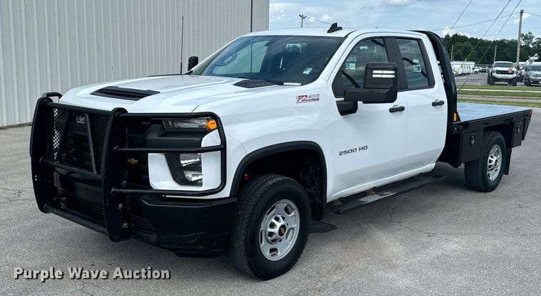 2020 Chevrolet Silverado 2500HD Double Cab flatbed pickup truck - DX0807