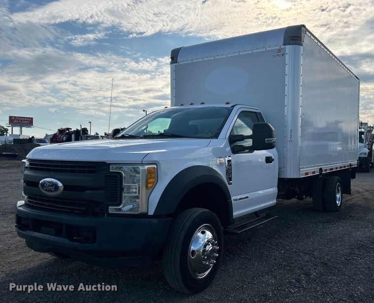 2017 Ford F550 Super Duty box truck - EG0733