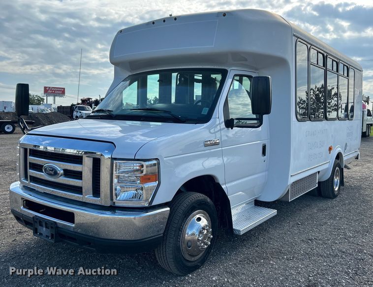 2018 Ford  E450 Super Duty  shuttle bus - EG0734
