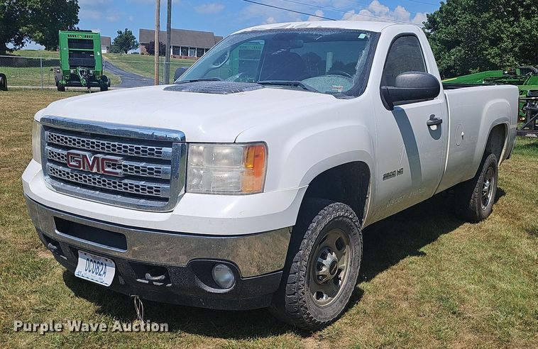 2012 GMC Sierra 2500HD pickup truck - EJ5715