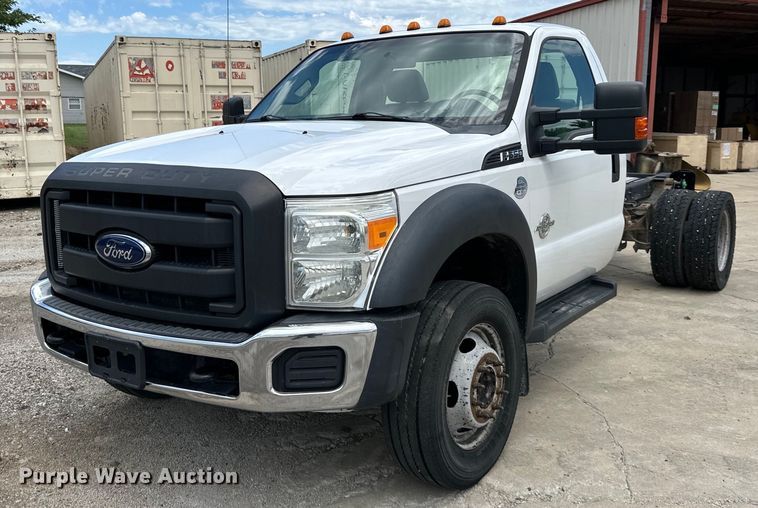 2015 Ford F550 Super Duty truck cab and chassis - EJ6990