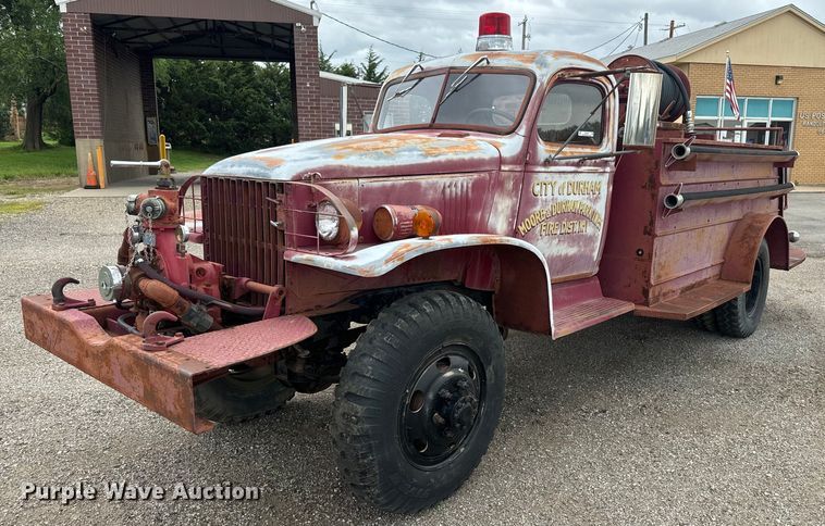 1941 GMC pumper fire truck - EK1502