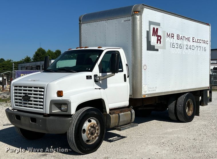 2003 Chevrolet C6500 box truck - EK4772