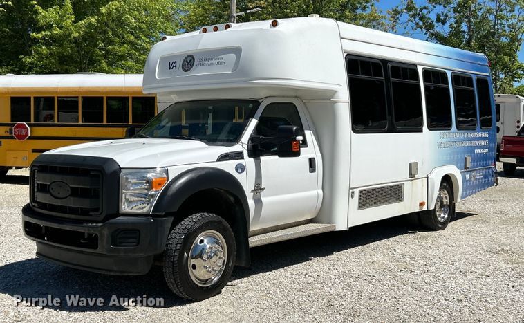 2014 Ford  F550 Super Duty XL shuttle bus - EK4880
