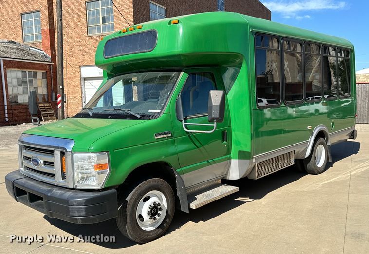 2014 Eldorado Aerotech Ford 220 shuttle bus - MU9856