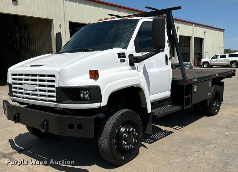 2005 Chevrolet  C4500 flatbed truck - MU9867