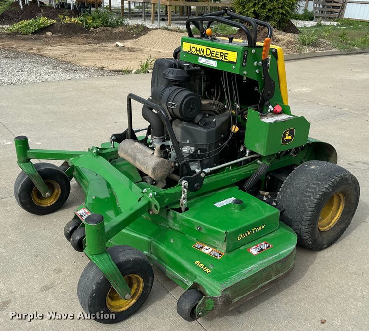 2022 John Deere 661R ZTR lawn mower - OF9713