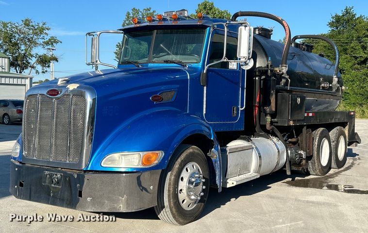 2008 Peterbilt 386 vacuum truck - DO6555