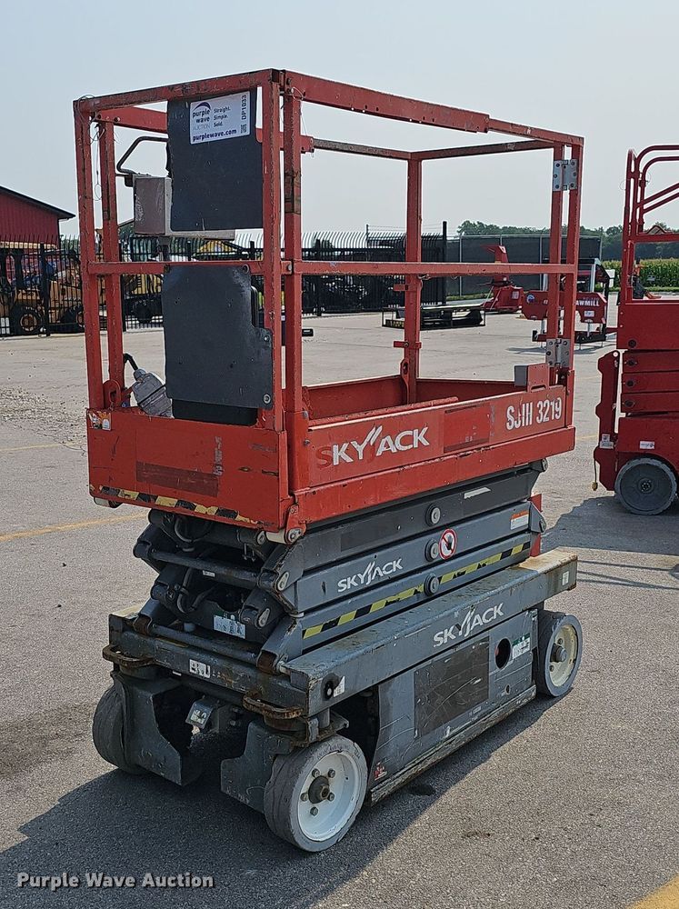 2014 Skyjack  SJIII 3219 scissor lift - DP1033