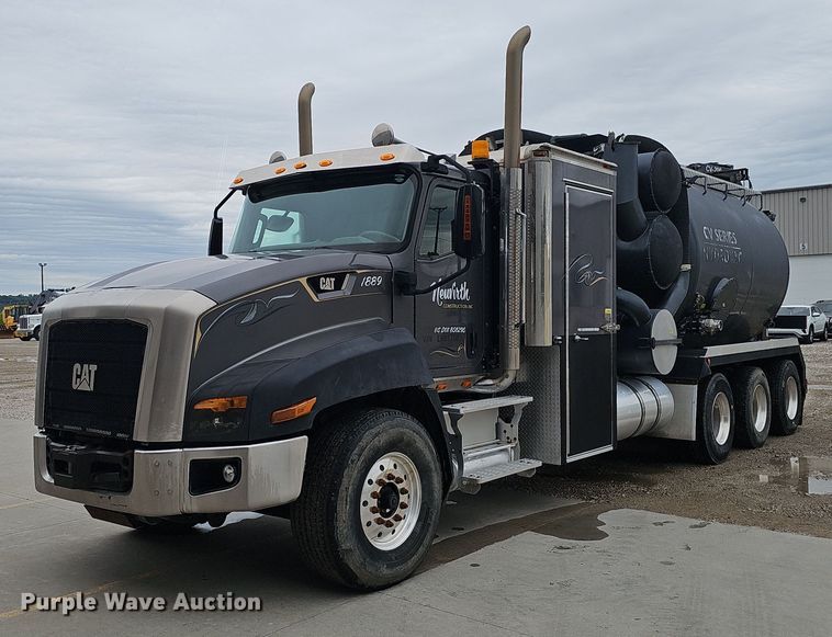 2014 Caterpillar CT660 tri-drive hydrovac truck - DP6534