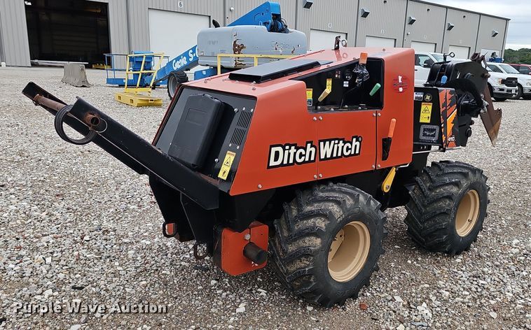 2018 Ditch Witch 410SX vibratory cable plow - DP6536