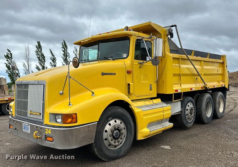 1994 International  9400 dump truck - DP8378