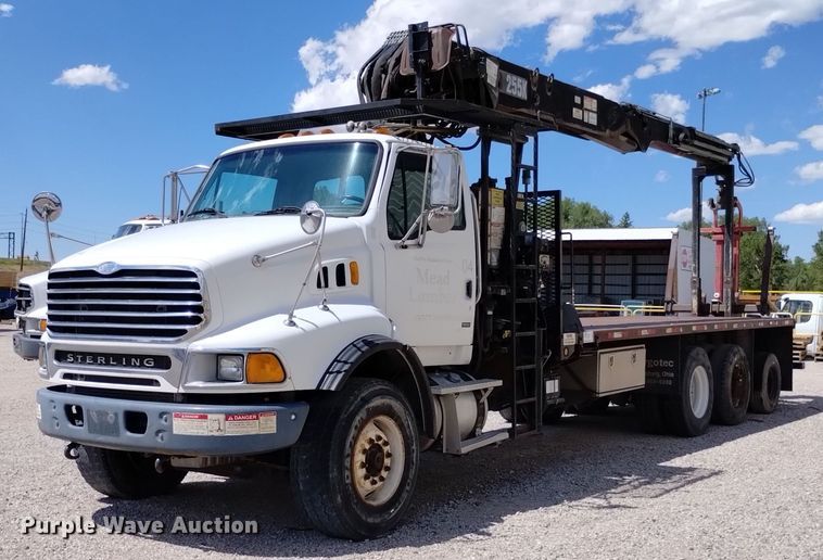 2005 Sterling  crane truck - DQ6130