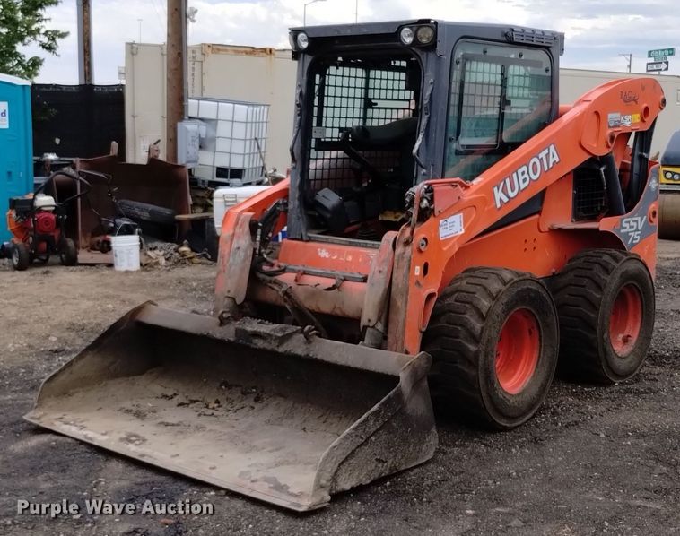 2016 Kubota SSV75 skid steer loader - DQ6143