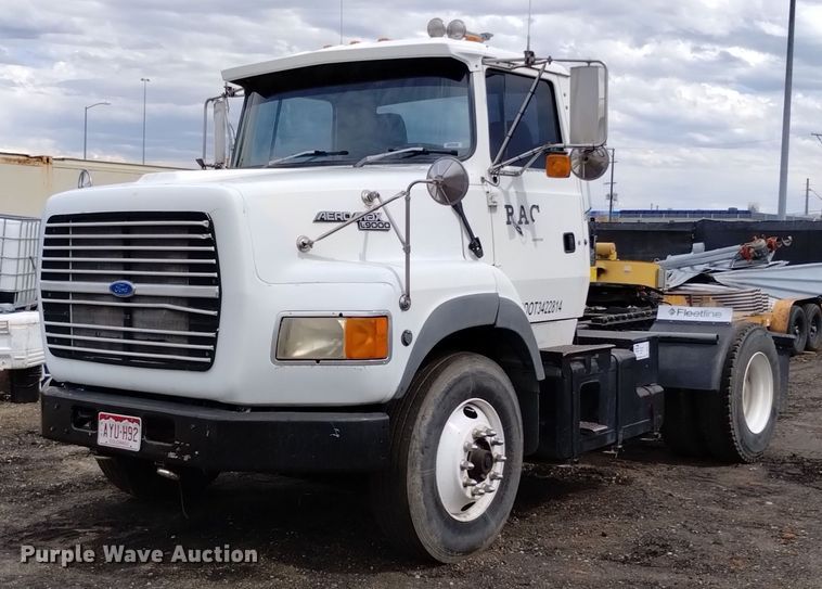 1993 Ford L9000 AeroMax semi truck - DQ6144