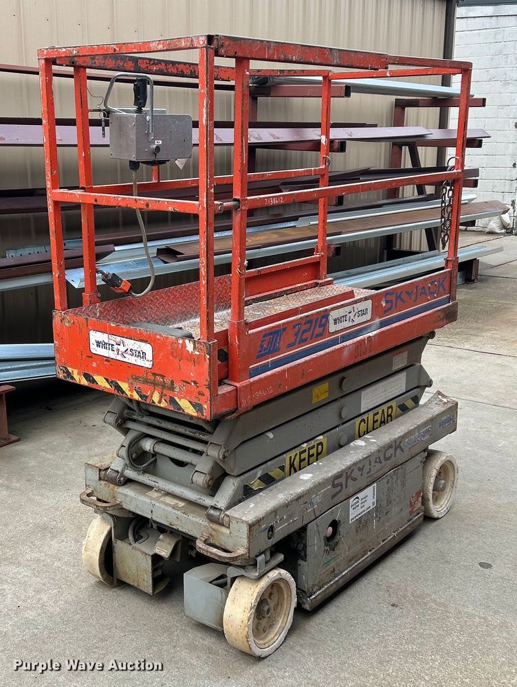 1998 Skyjack SJIII3219 scissor lift - DQ6803