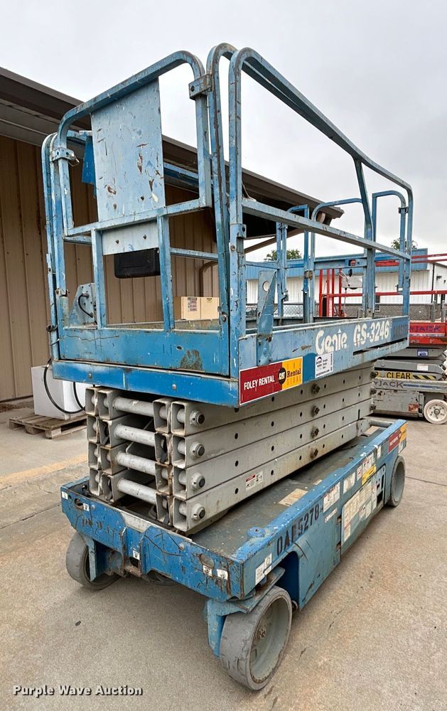 2005 Genie GS-3246 scissor lift - DQ6804