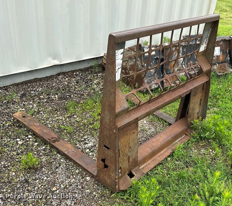 Skid steer forks - DQ6810