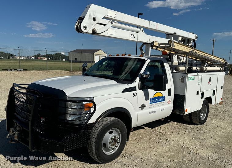 2012 Ford F350 Super Duty XL bucket truck - DQ6820