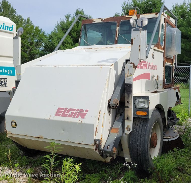 2007 Elgin  Pelican street sweeper - DR4316