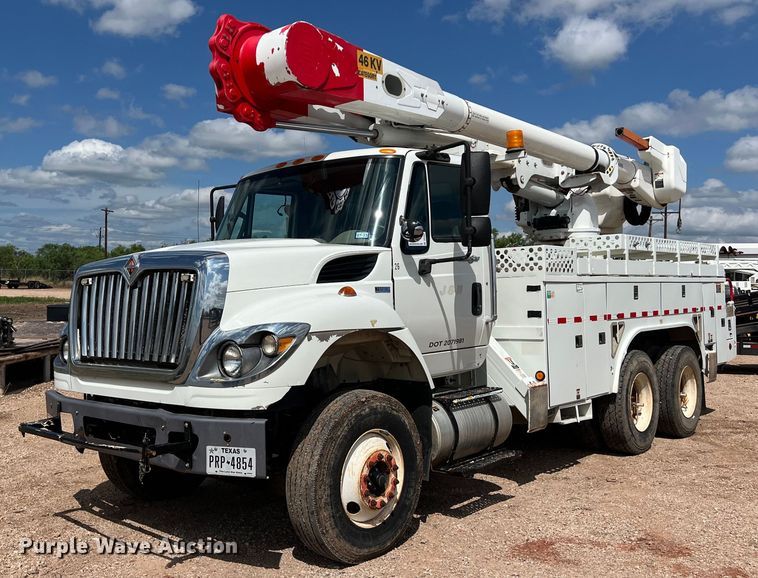 2012 International WorkStar 7400 bucket truck - DS3085
