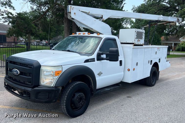 2011 Ford F550 Super Duty bucket truck - DS3108
