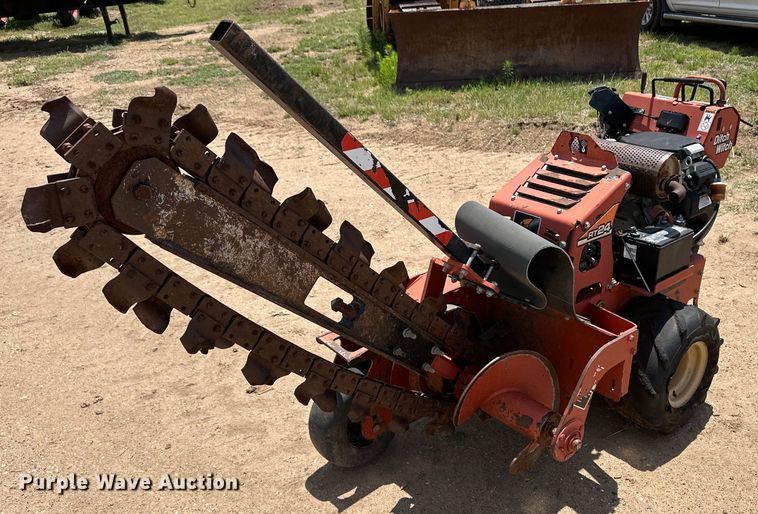 2012 Ditch Witch RT24 trencher - DS6788