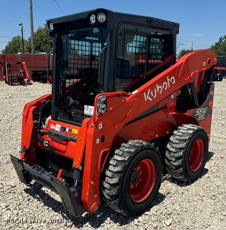 2022 Kubota  SSV65 skid steer loader - DS7498