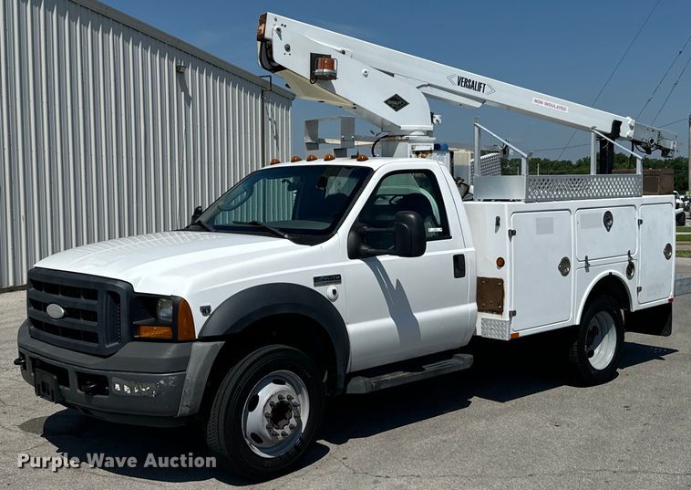 2006 Ford F450 Super Duty XL bucket truck - DX0756