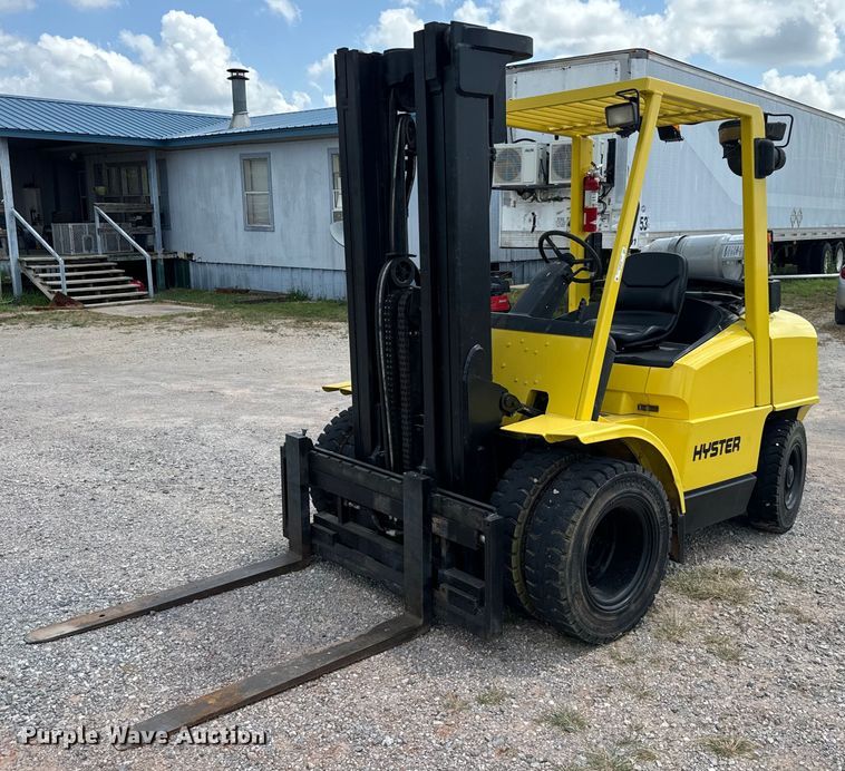 2000 Hyster forklift - EH4045