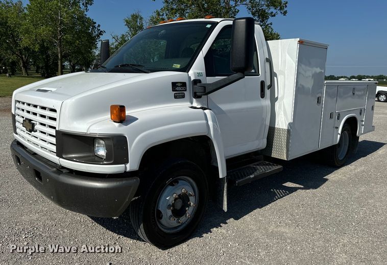 2005 Chevrolet  C4500 utility / service truck - EH6946