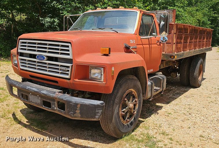 1987 Ford F700 dump flatbed truck - EJ5697
